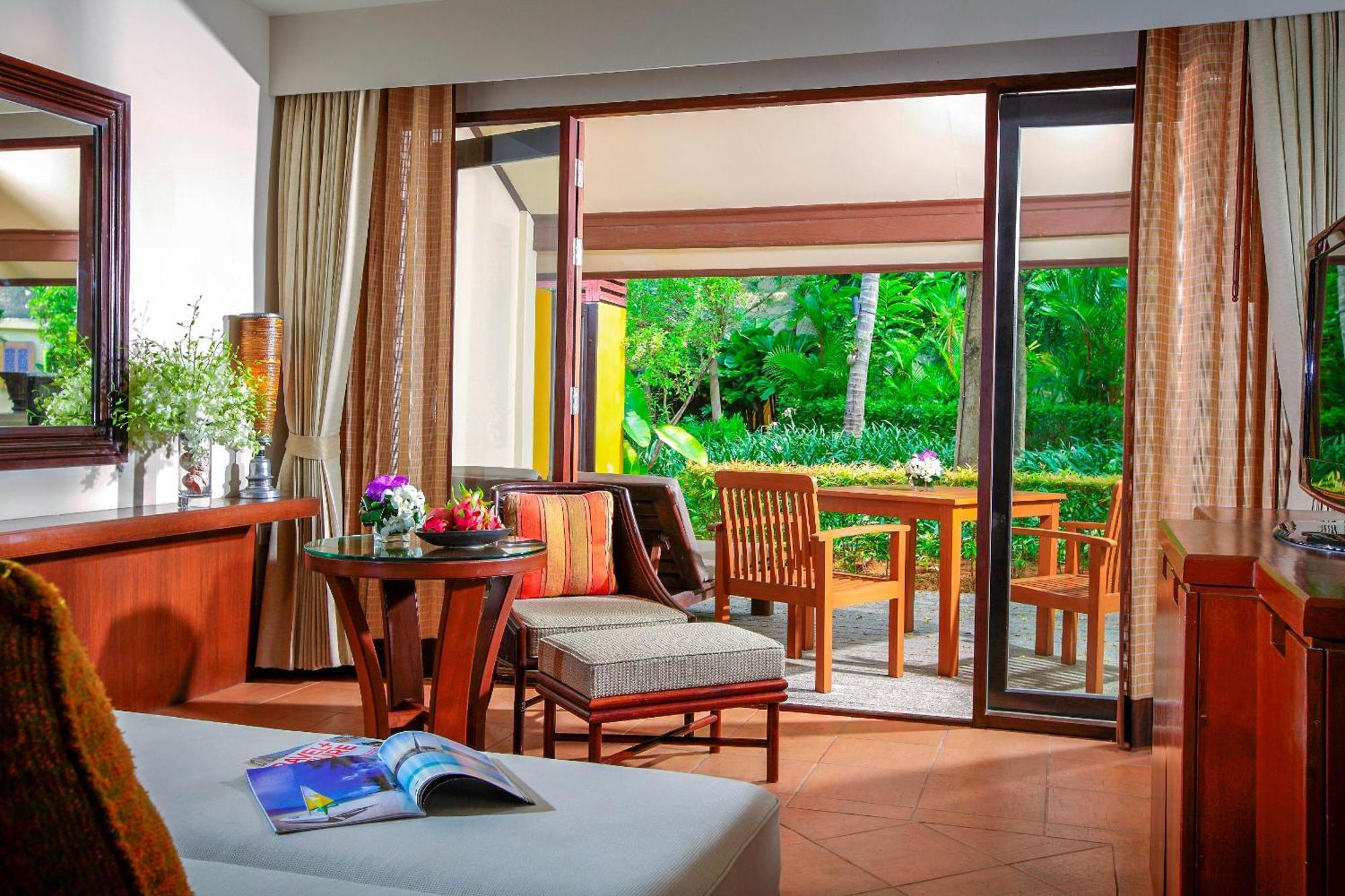 Paradox Resort Phuket Karon Exterior foto Deluxe Room